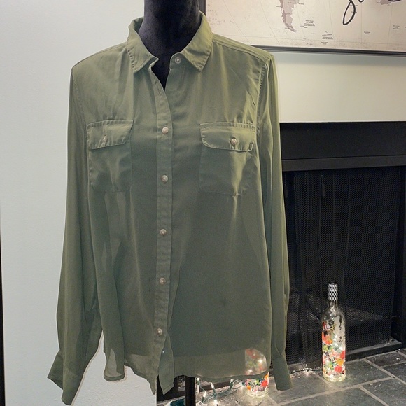 AEO Button down - Picture 2 of 15